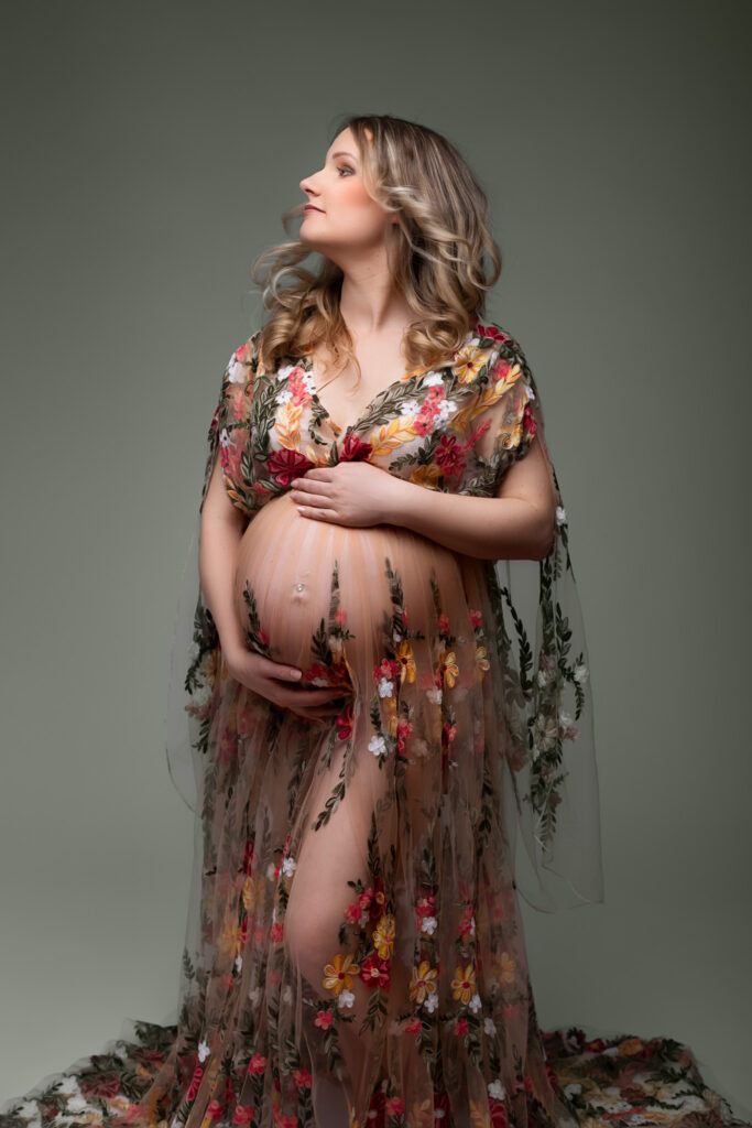 sublime future maman enceinte de 7 mois