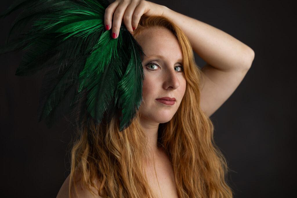 plume de paon portrait feminin